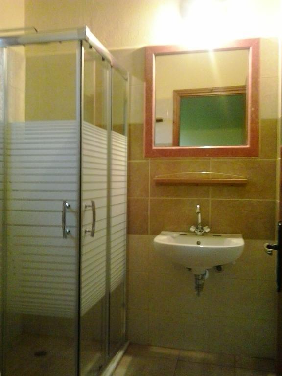 Gregory'S Village Plati  Room photo