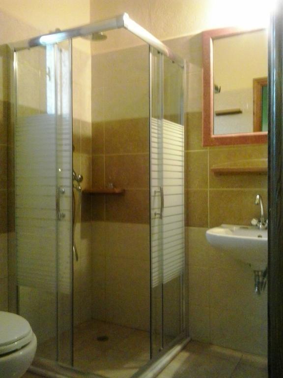 Gregory'S Village Plati  Room photo