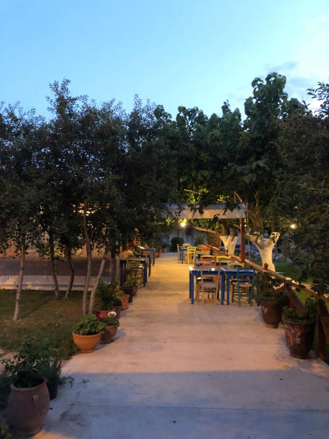 Gregory'S Village Plati  Exterior photo