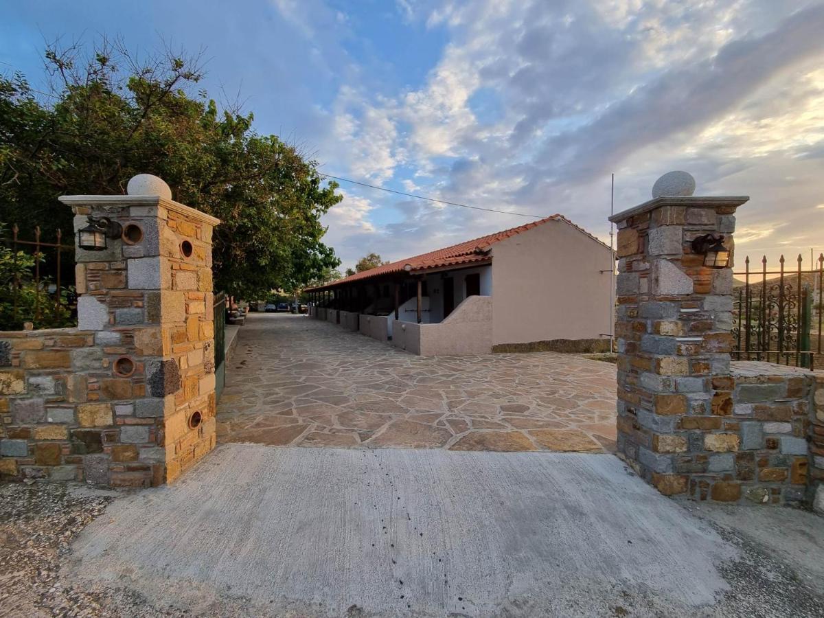 Gregory'S Village Plati  Exterior photo