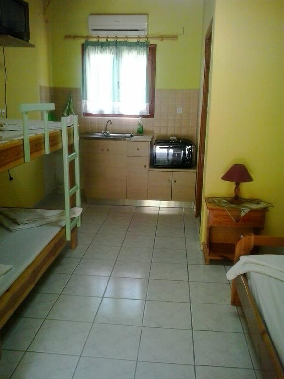 Gregory'S Village Plati  Room photo